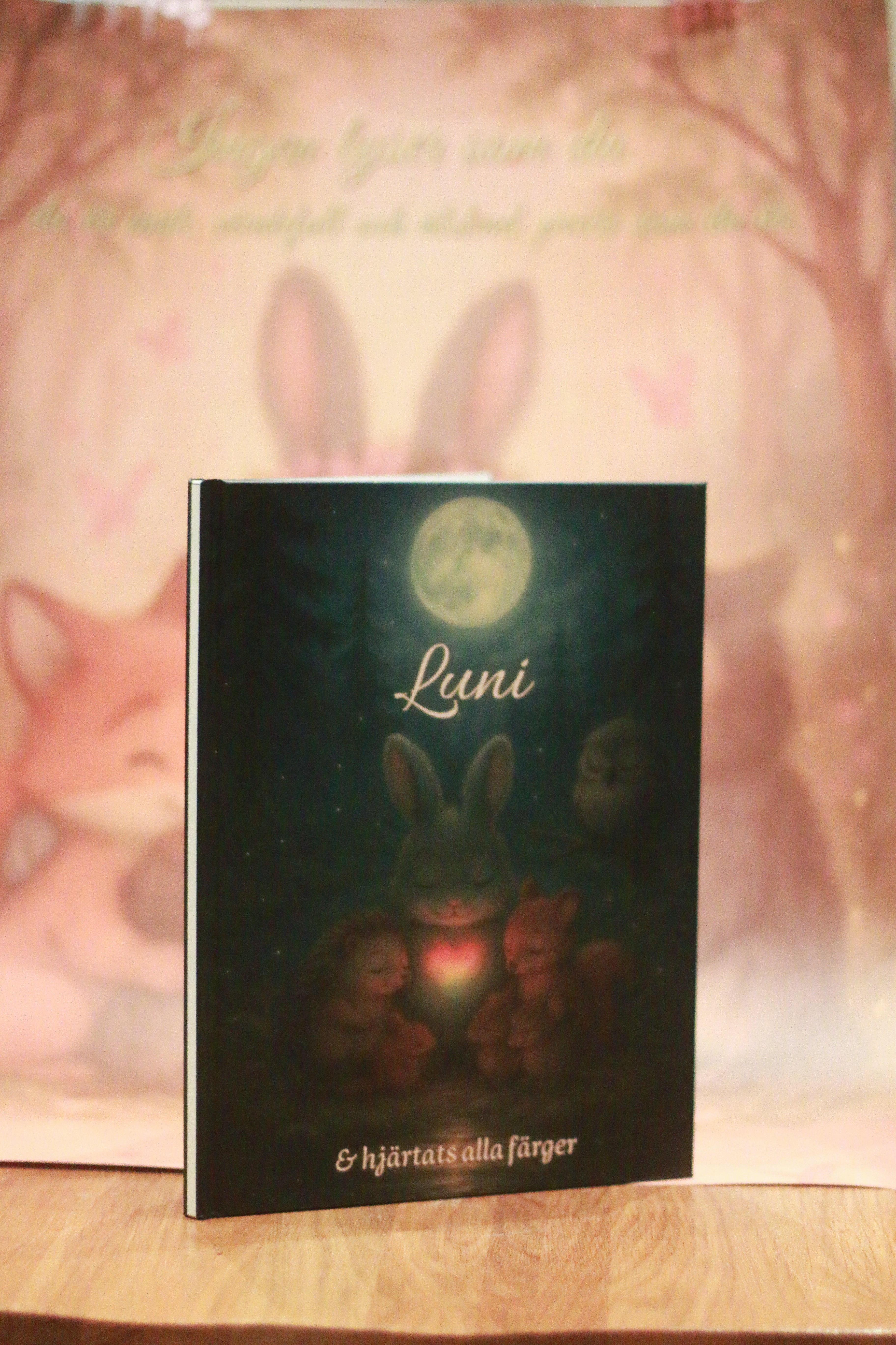 Boken - Luni och hjärtats alla färger